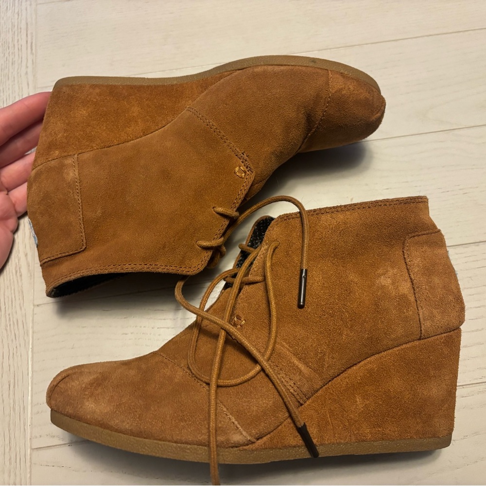 Toms Tan Suede Wedge Booties